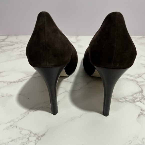 NIB Banana Republic Elegant Chocolate Brown Suede Pumps -- 10 - Picture 6 of 12
